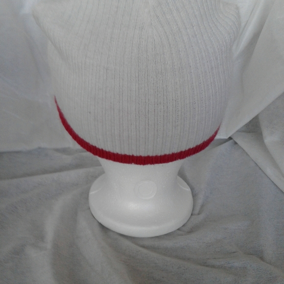 Molson Canadian beanie unisex can be worn inside out - Picture 2 of 3